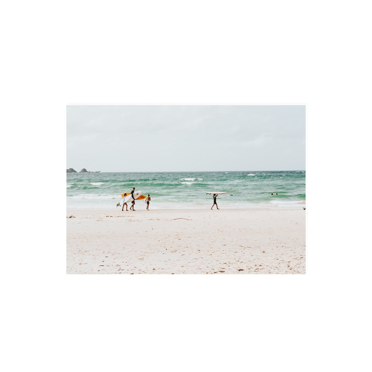 La Famiglia Byron Bay Family Surf coastal wall art A2, 59.4 x 42 cm unframed fine art canvas