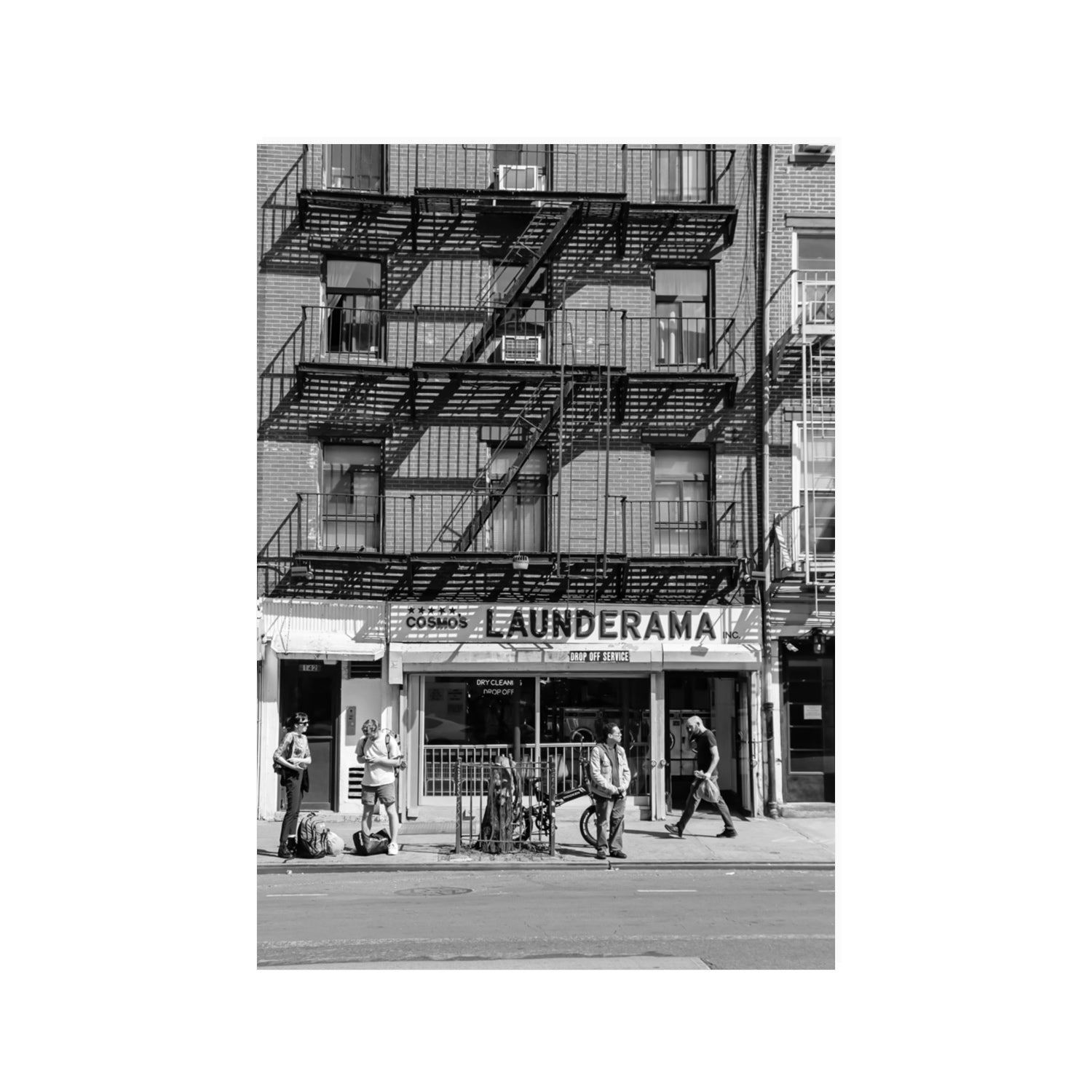 Bus Stop New York NYC Black & White wall art 100 x 70 cm unframed fine art print