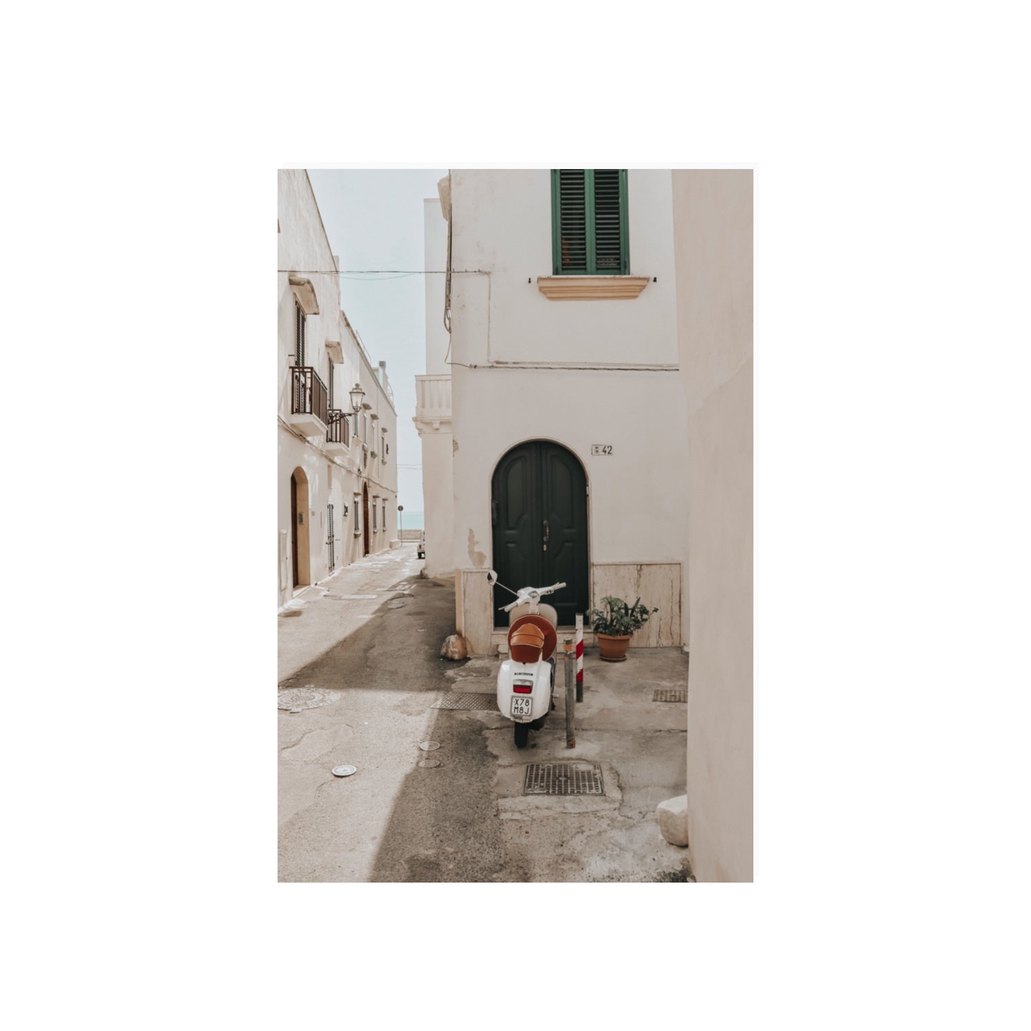 La Casa 42 Puglia Gallipoli Italian wall art 20 x 30 in unframed fine art print