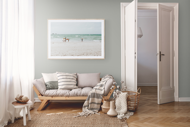 How to Choose a Frame Colour: Black, White or Natural Oak