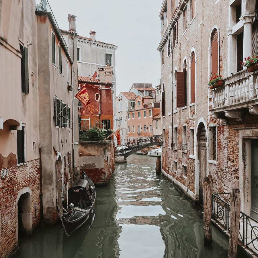 A Venetian Romance - Amichi Co