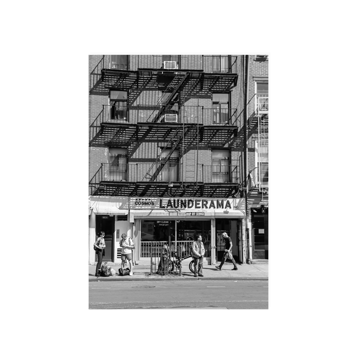 Bus Stop New York NYC Black & White wall art A1, 84.1 x 59.4 cm unframed fine art print