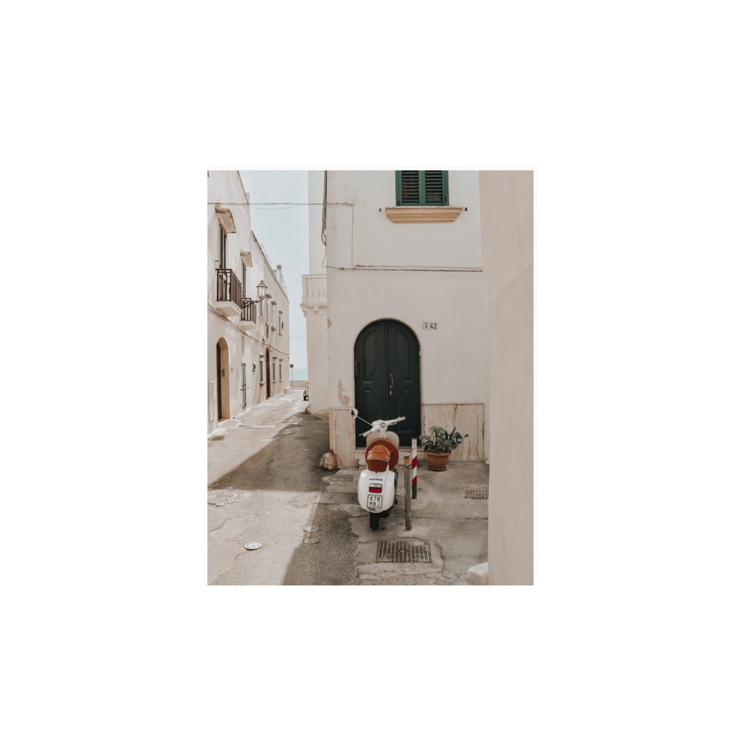 La Casa 42 Puglia Gallipoli Italian wall art 11 x 14 in unframed fine art print