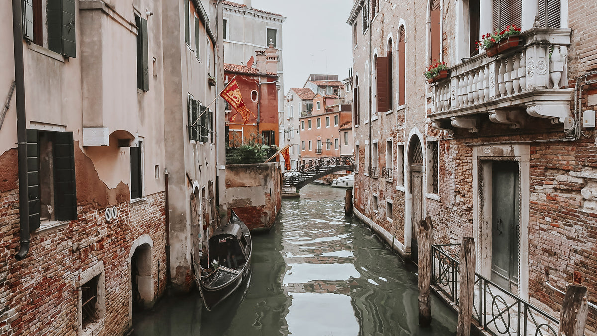 A Venetian Romance fine art photography collection of Venice, Italy by Amichi Co